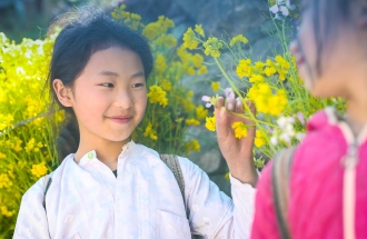 Mùa xuân trên những đôi má ửng hồng