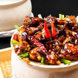 Khám phá ẩm thực châu Á qua chương trình One Dines Free